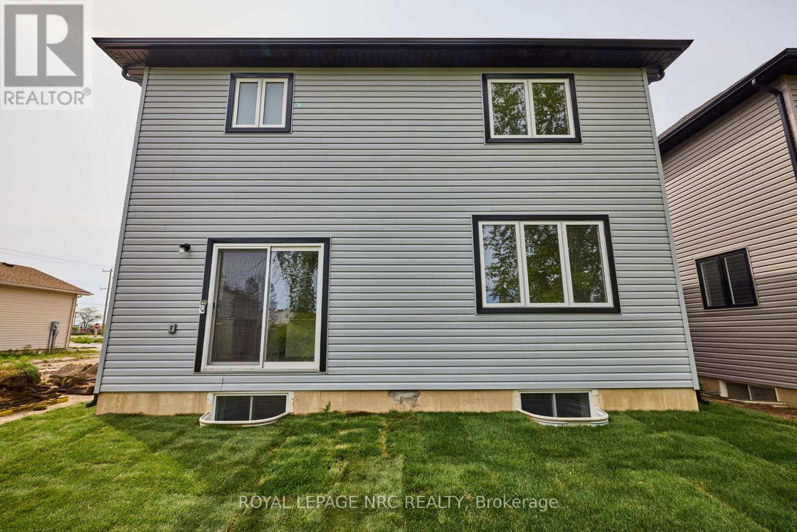 195 HODGKINS AVENUE Image 45