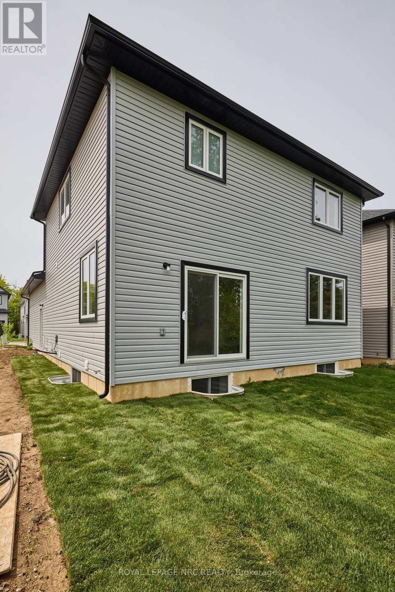 195 HODGKINS AVENUE Image 46