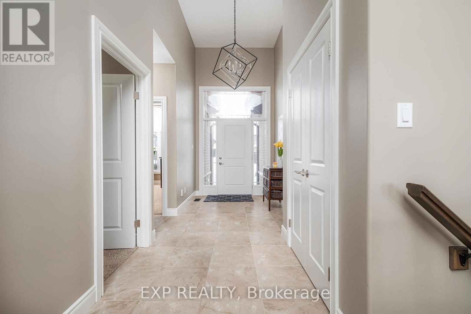 86 FORBES CRESCENT Image 18
