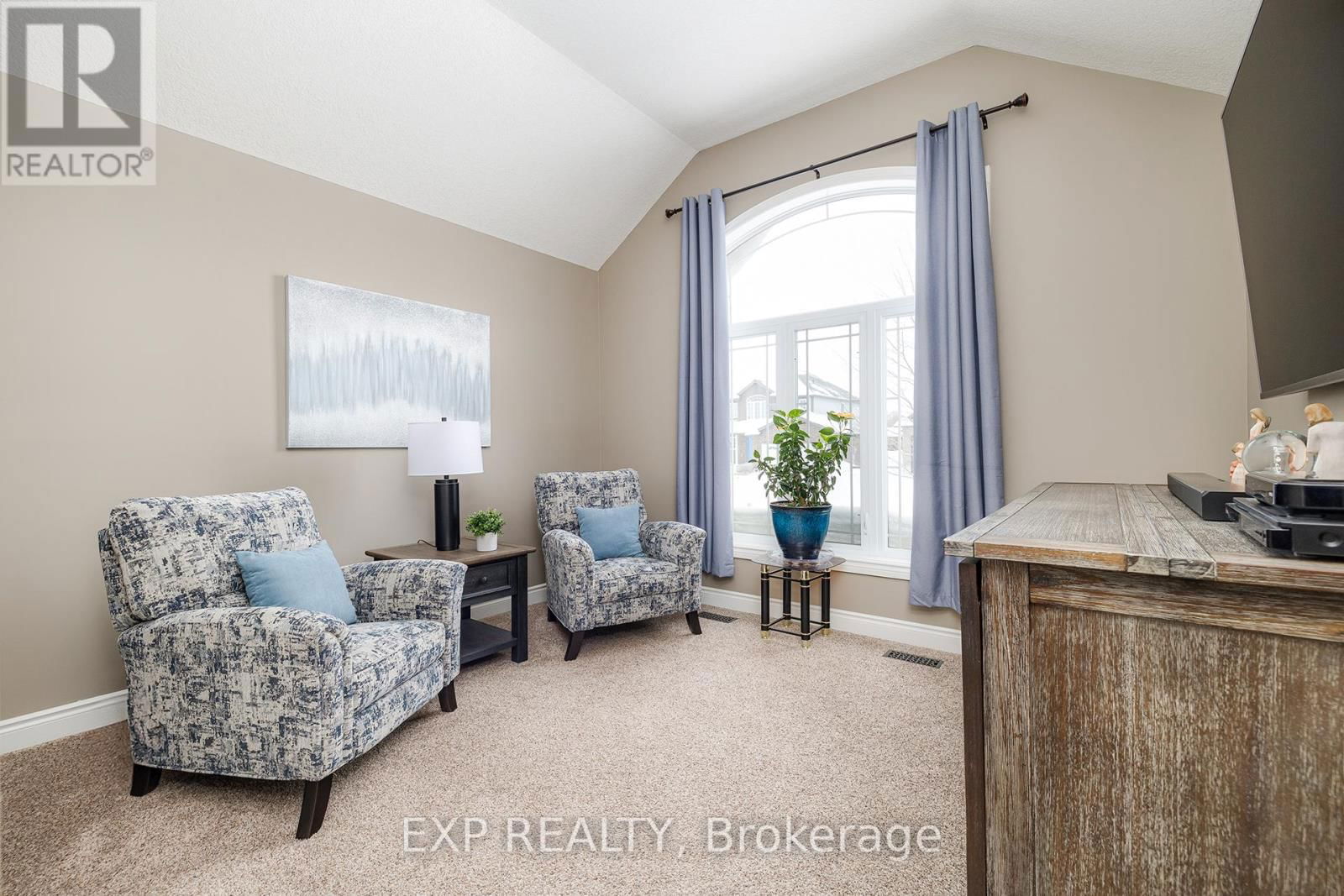 86 FORBES CRESCENT Image 20