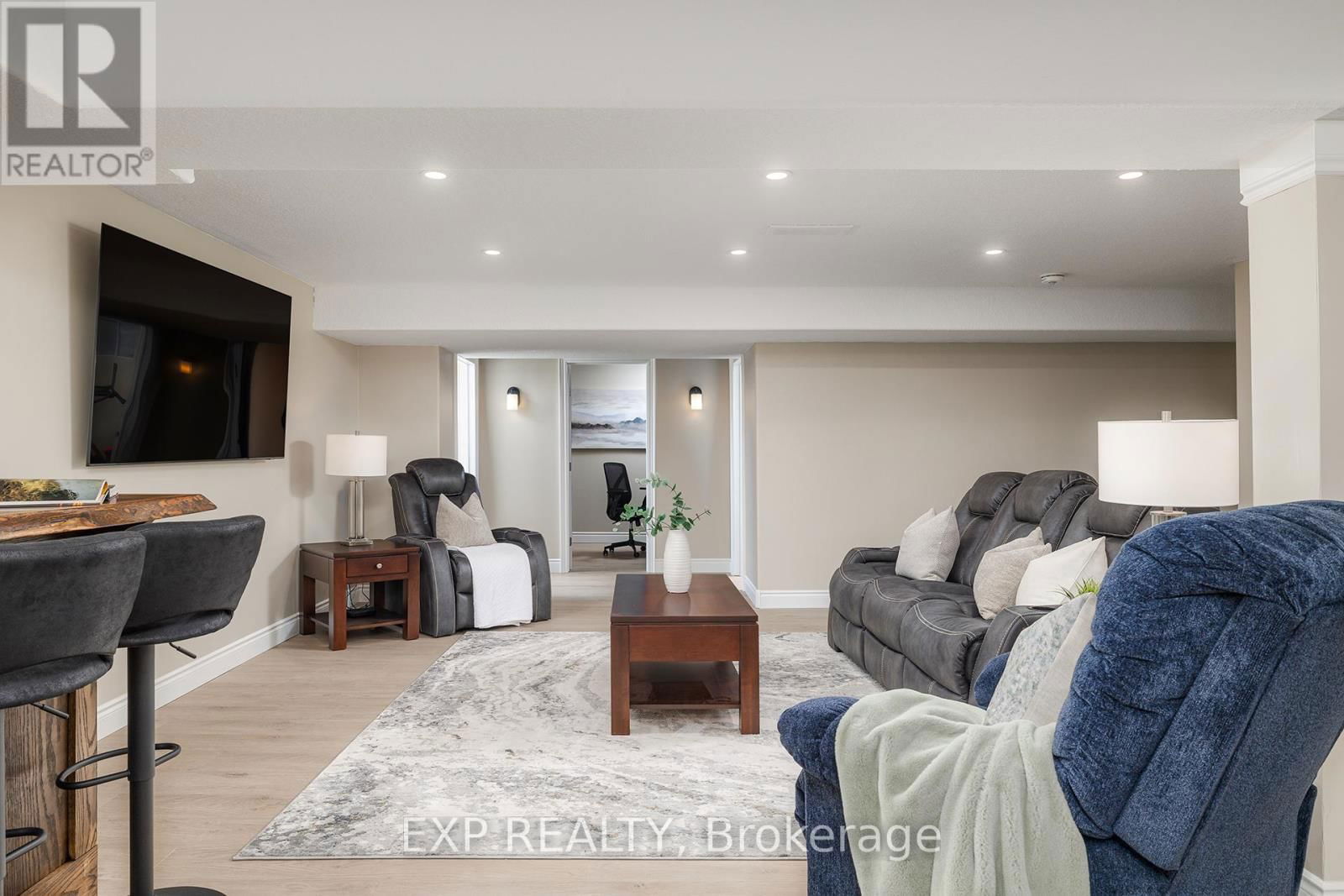 86 FORBES CRESCENT Image 29