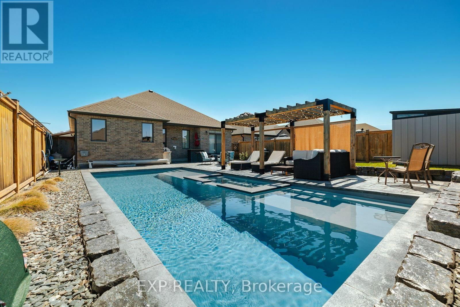 86 FORBES CRESCENT Image 34