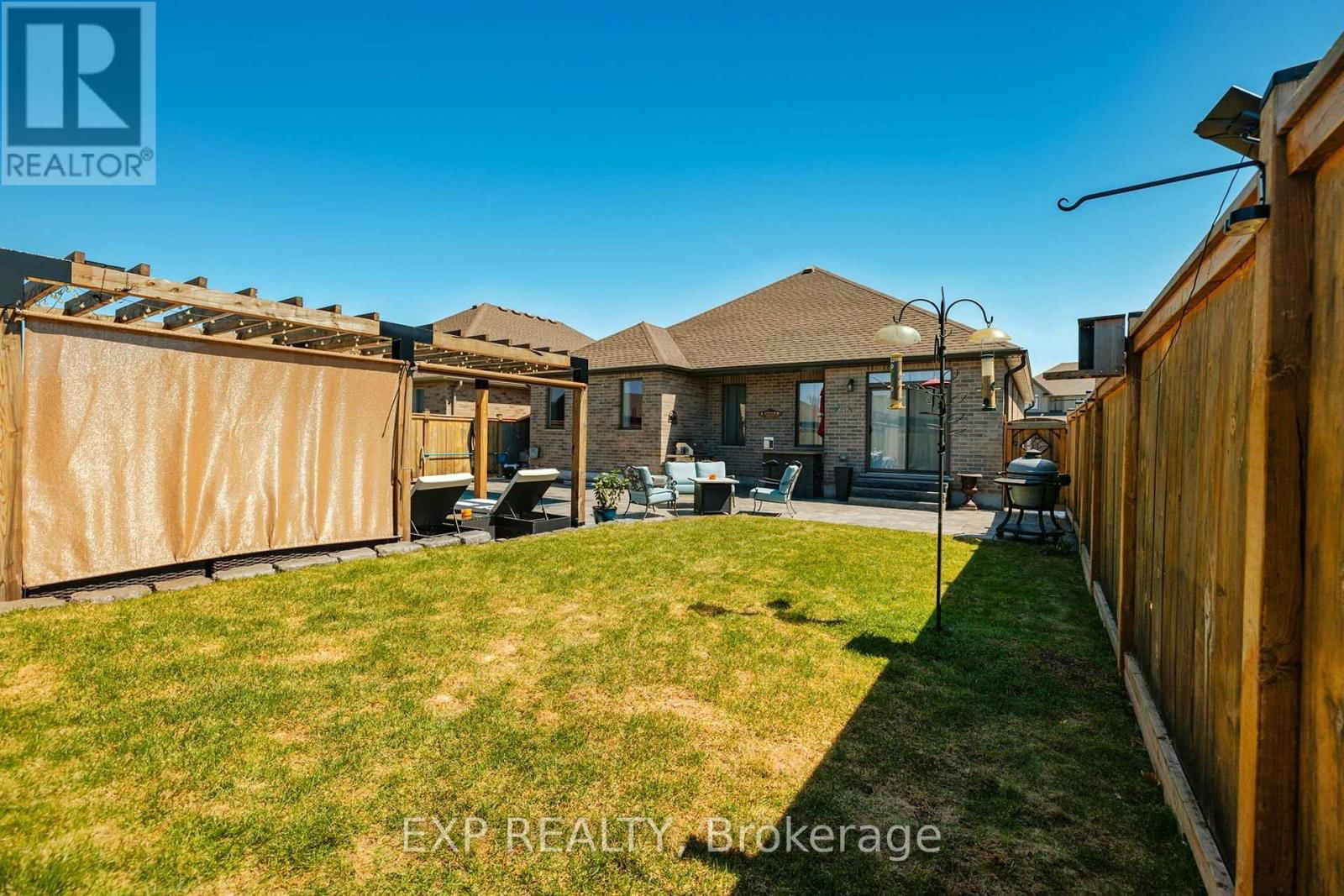 86 FORBES CRESCENT Image 36