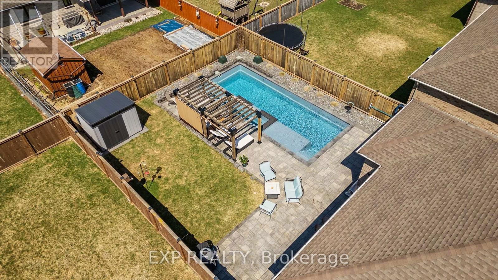 86 FORBES CRESCENT Image 41