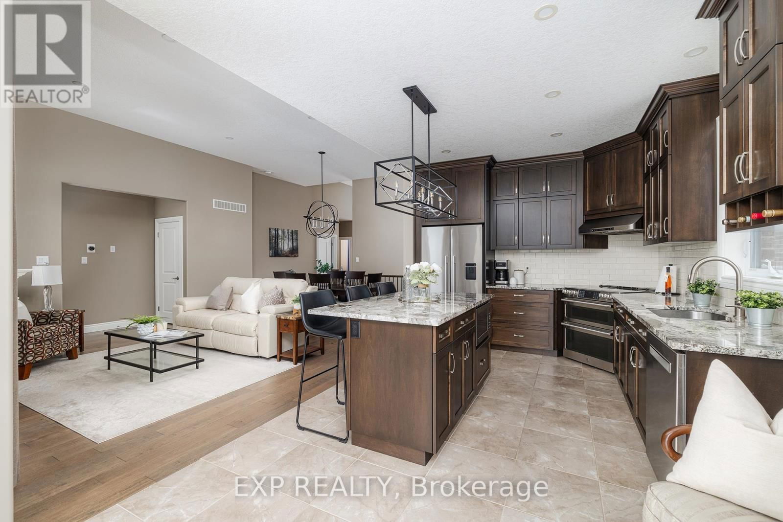 86 FORBES CRESCENT Image 9