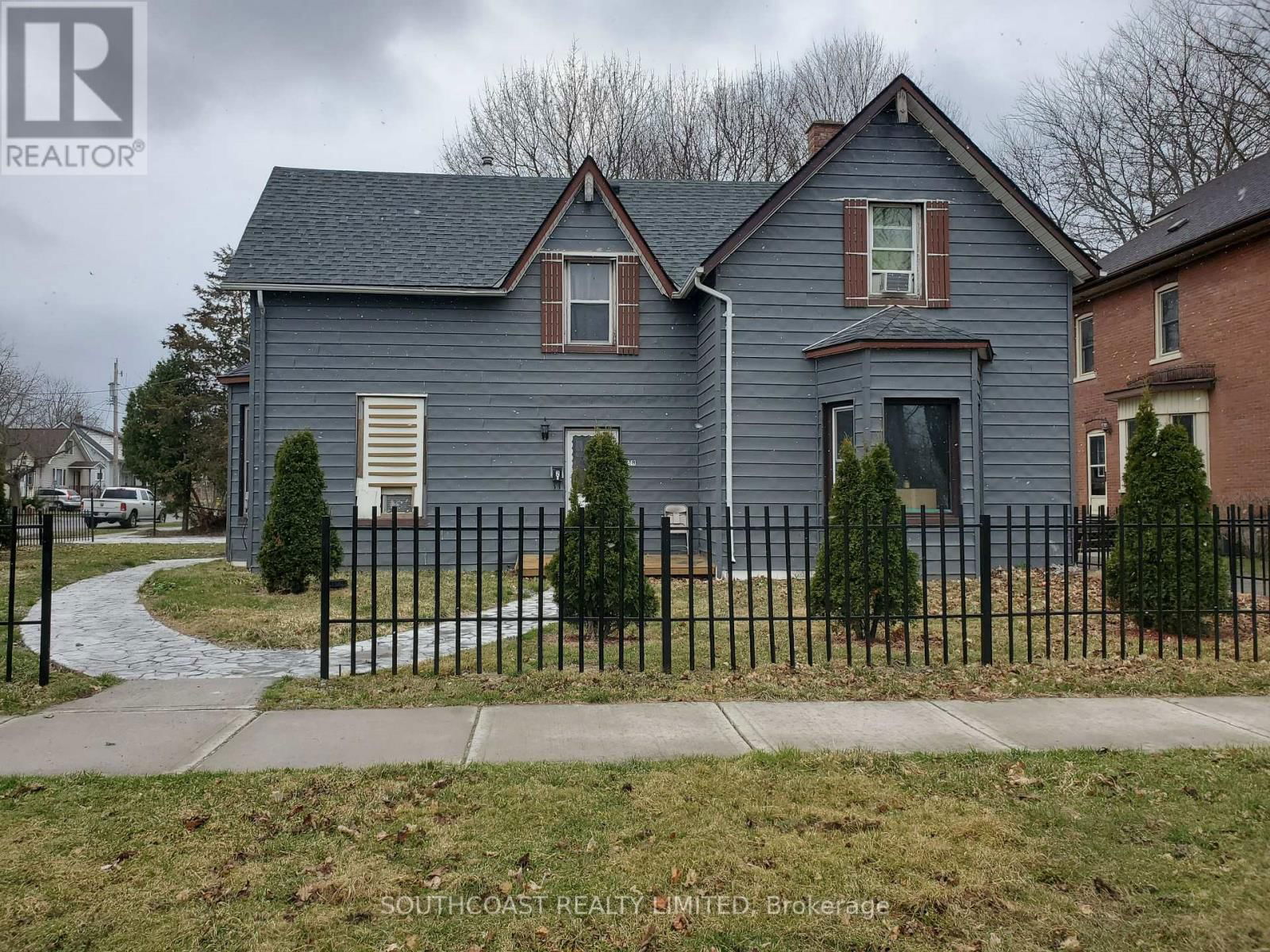 218 TALBOT STREET SOUTH Image 1