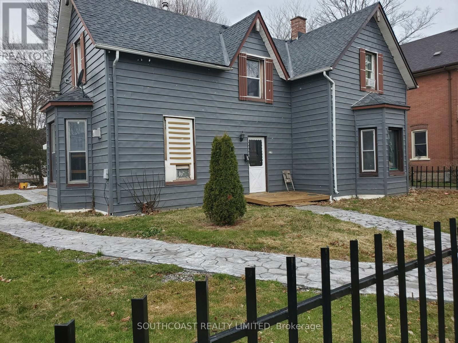 218 TALBOT STREET SOUTH Image 6