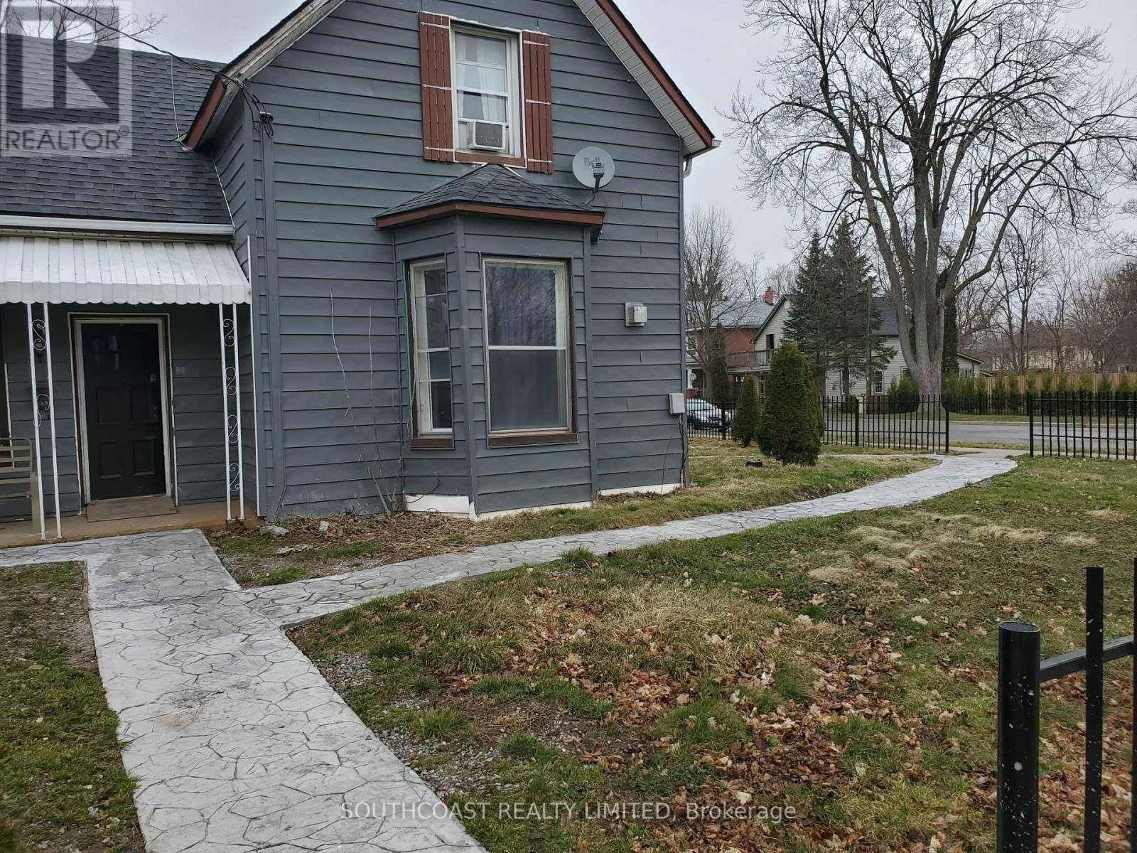 218 TALBOT STREET SOUTH Image 8