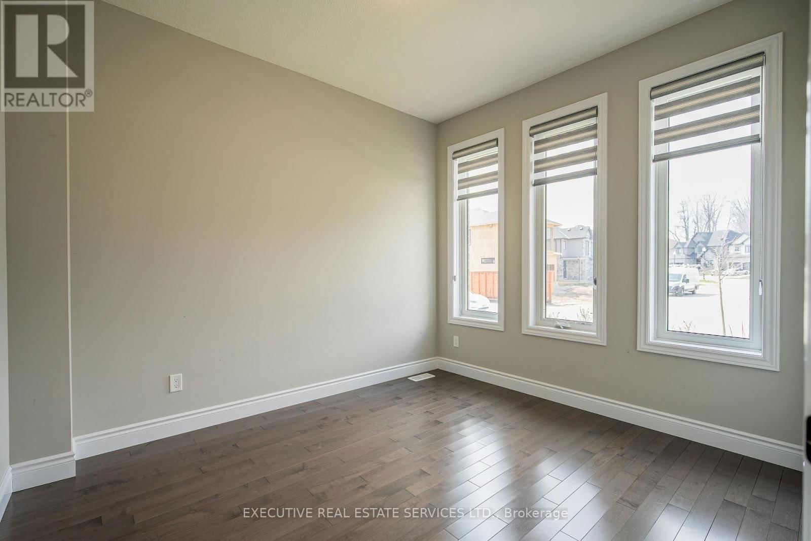 337 MASTERS DRIVE Image 10