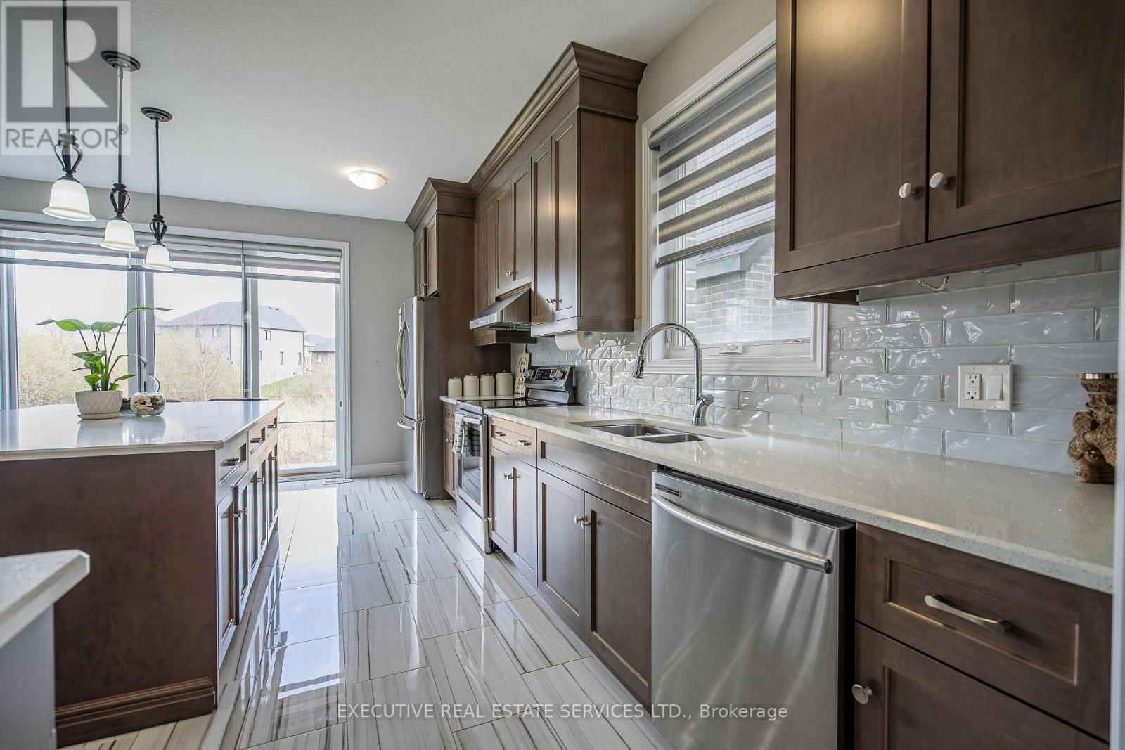 337 MASTERS DRIVE Image 14