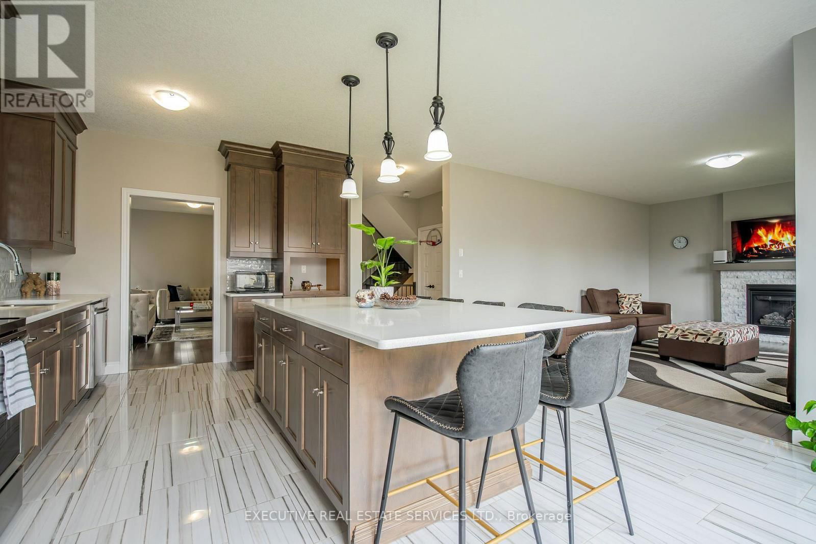 337 MASTERS DRIVE Image 15