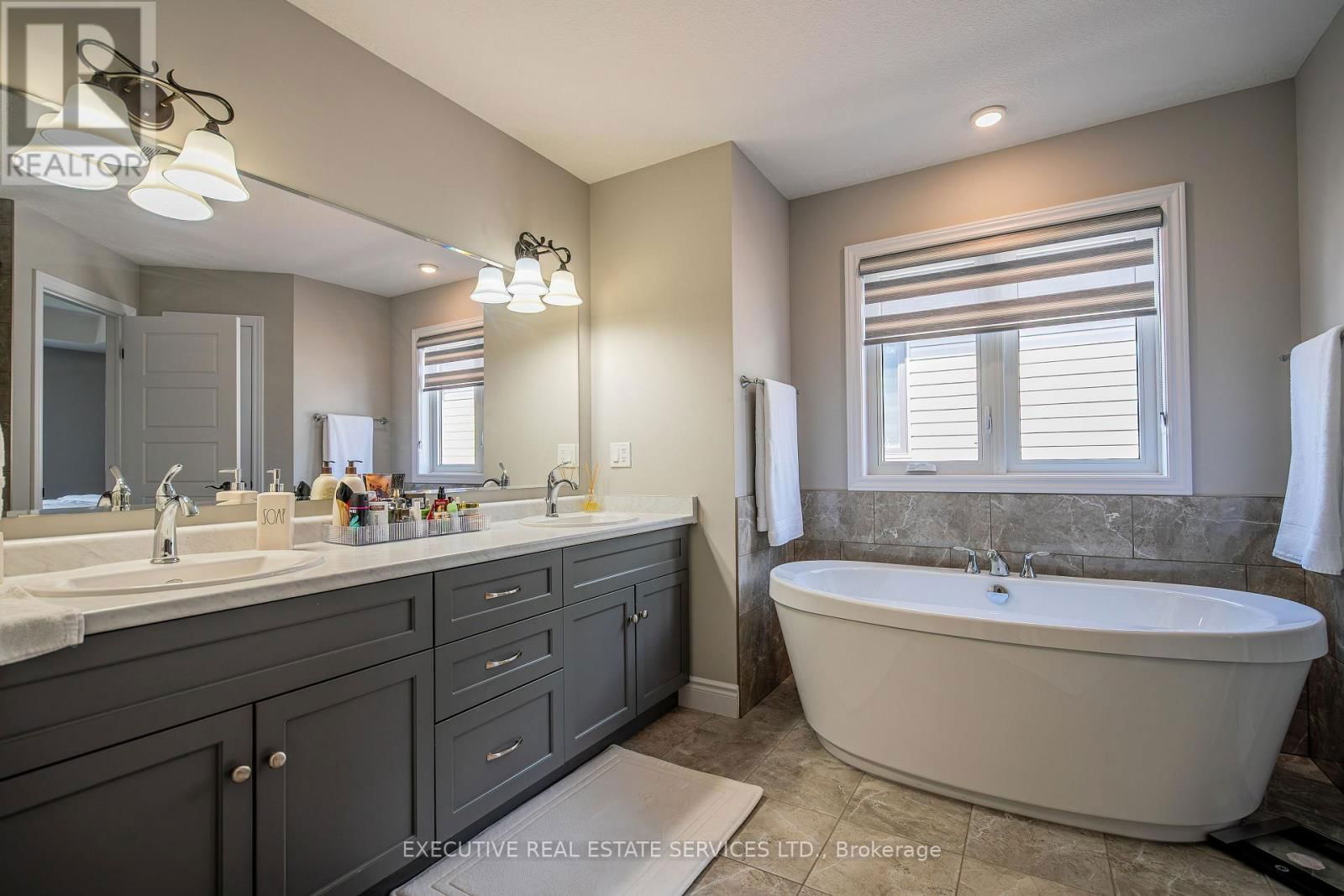 337 MASTERS DRIVE Image 22