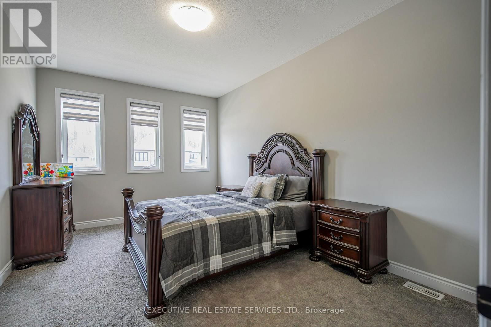 337 MASTERS DRIVE Image 25