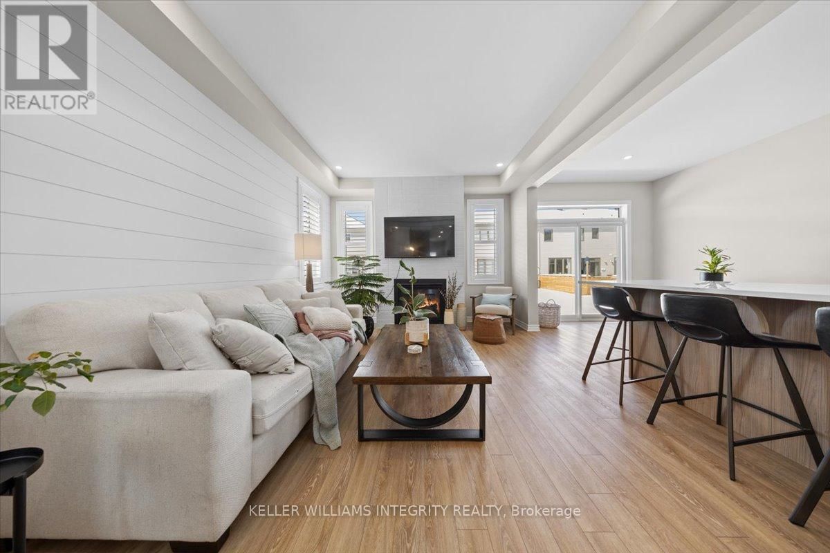 355 CROSSWAY TERRACE Image 10