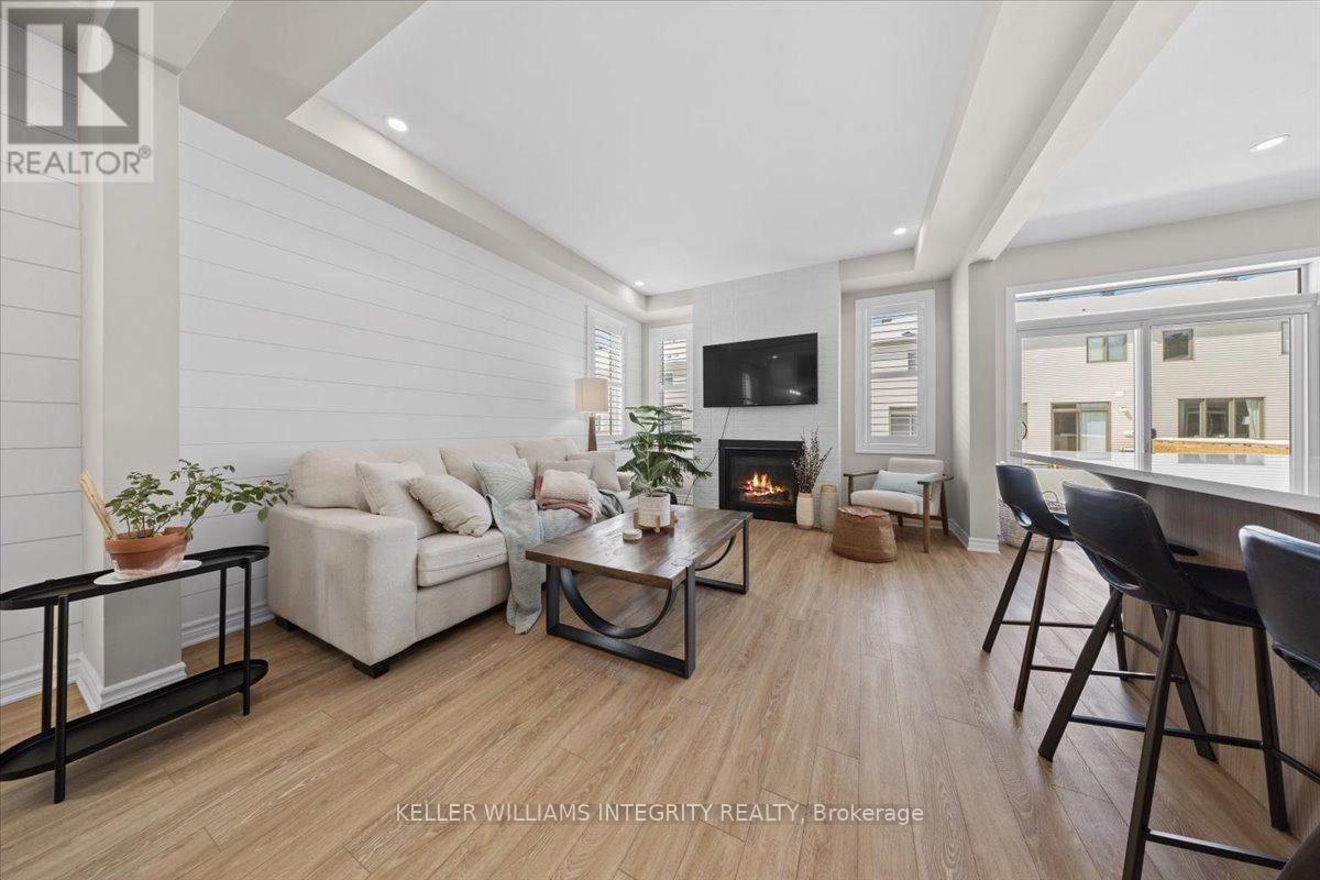 355 CROSSWAY TERRACE Image 11