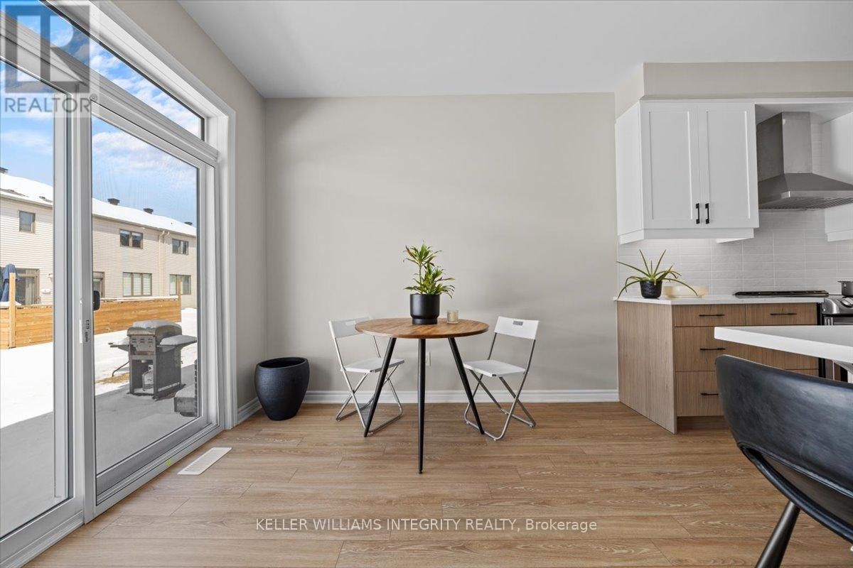 355 CROSSWAY TERRACE Image 14