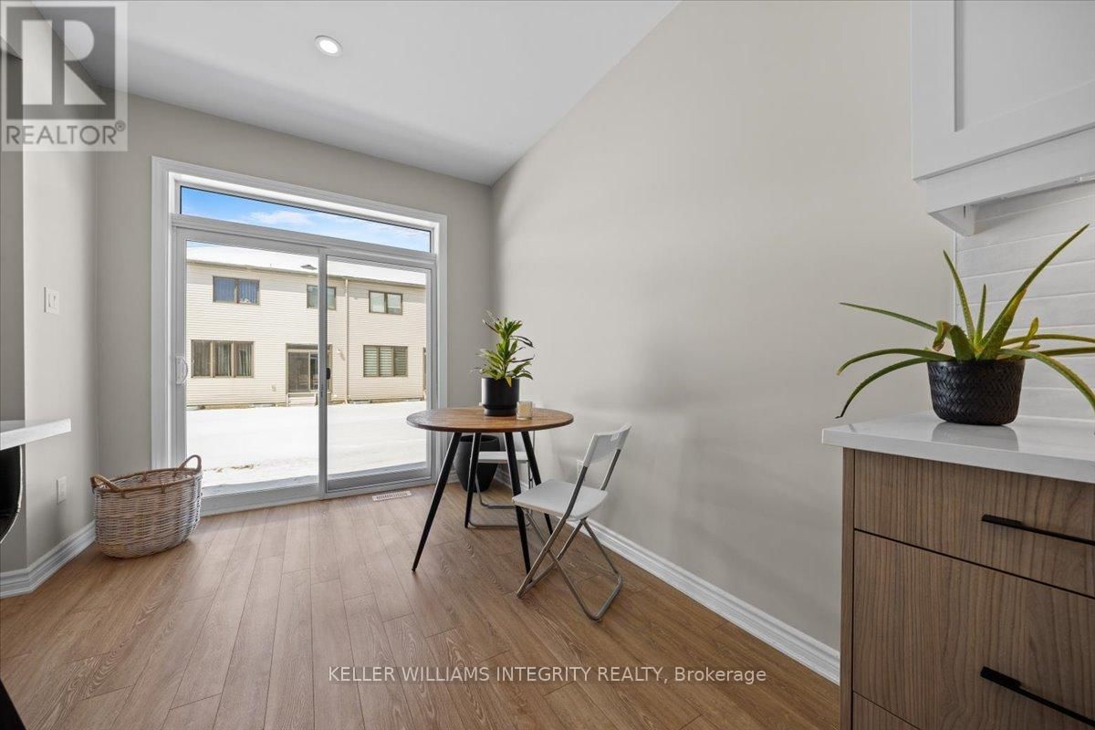 355 CROSSWAY TERRACE Image 15