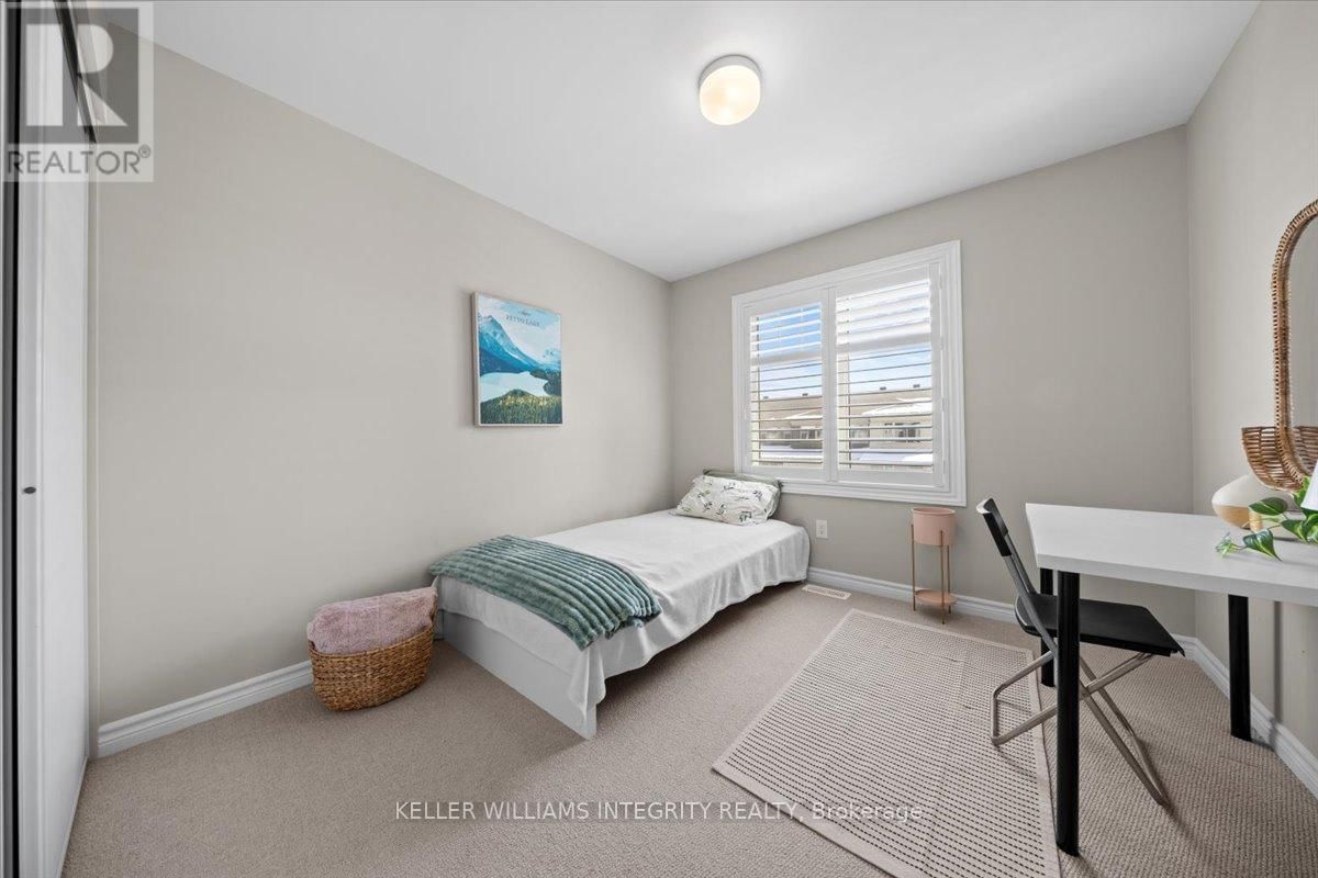 355 CROSSWAY TERRACE Image 21