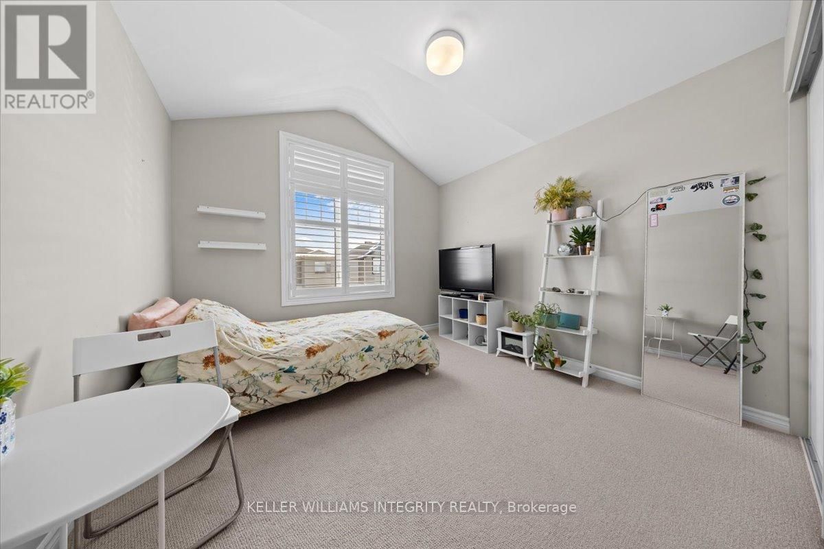 355 CROSSWAY TERRACE Image 23