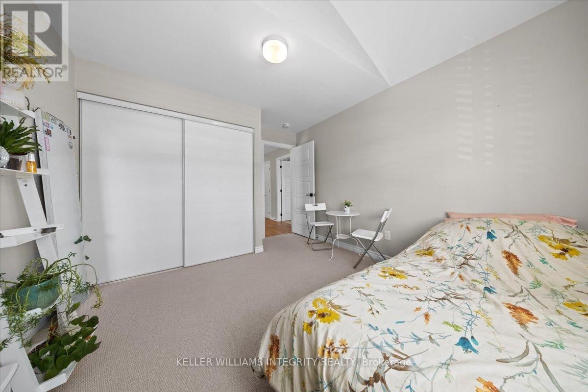 355 CROSSWAY TERRACE Image 24
