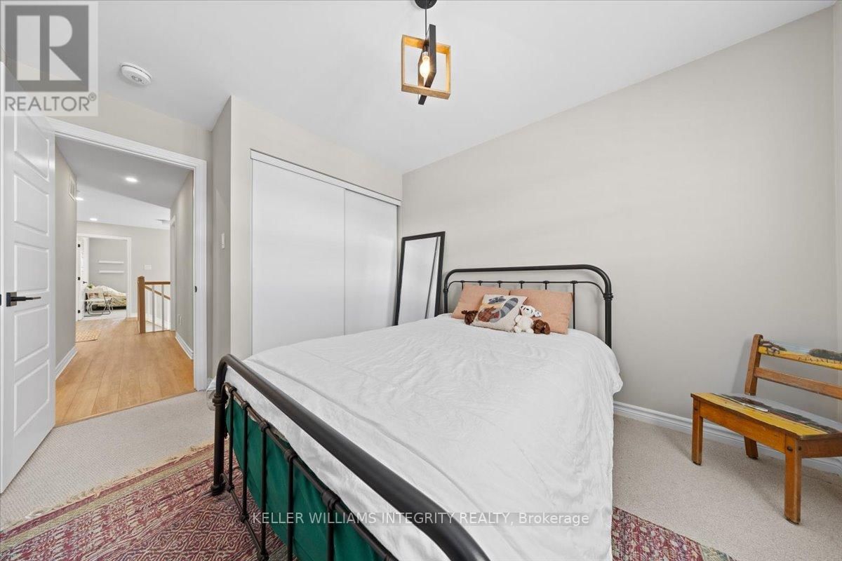355 CROSSWAY TERRACE Image 29