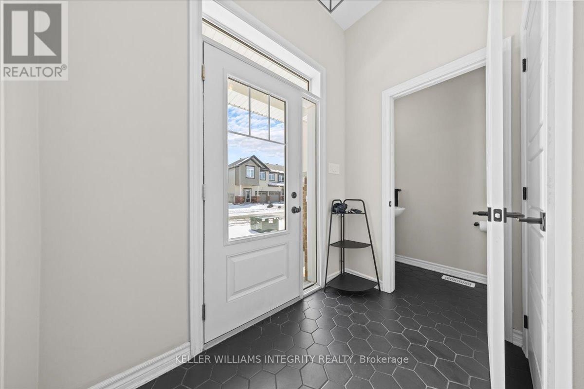 355 CROSSWAY TERRACE Image 4