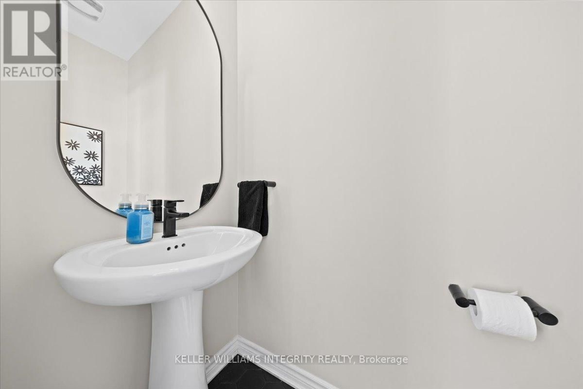 355 CROSSWAY TERRACE Image 5