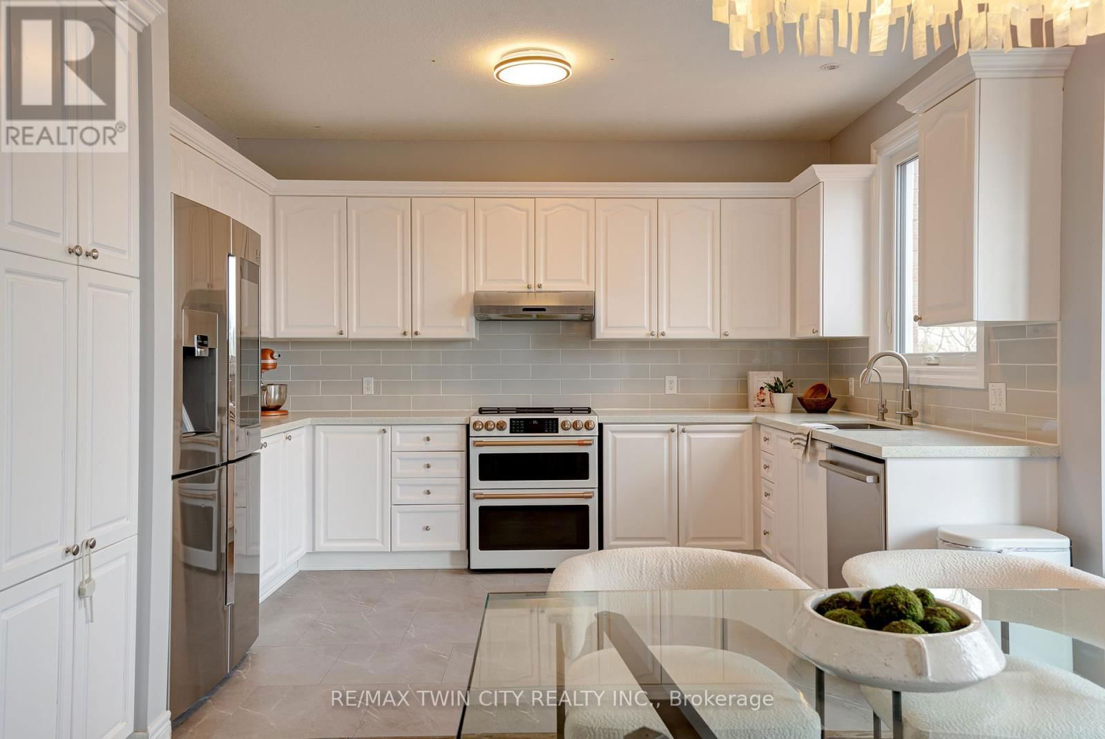 566 WINTERBURG WALK Image 13