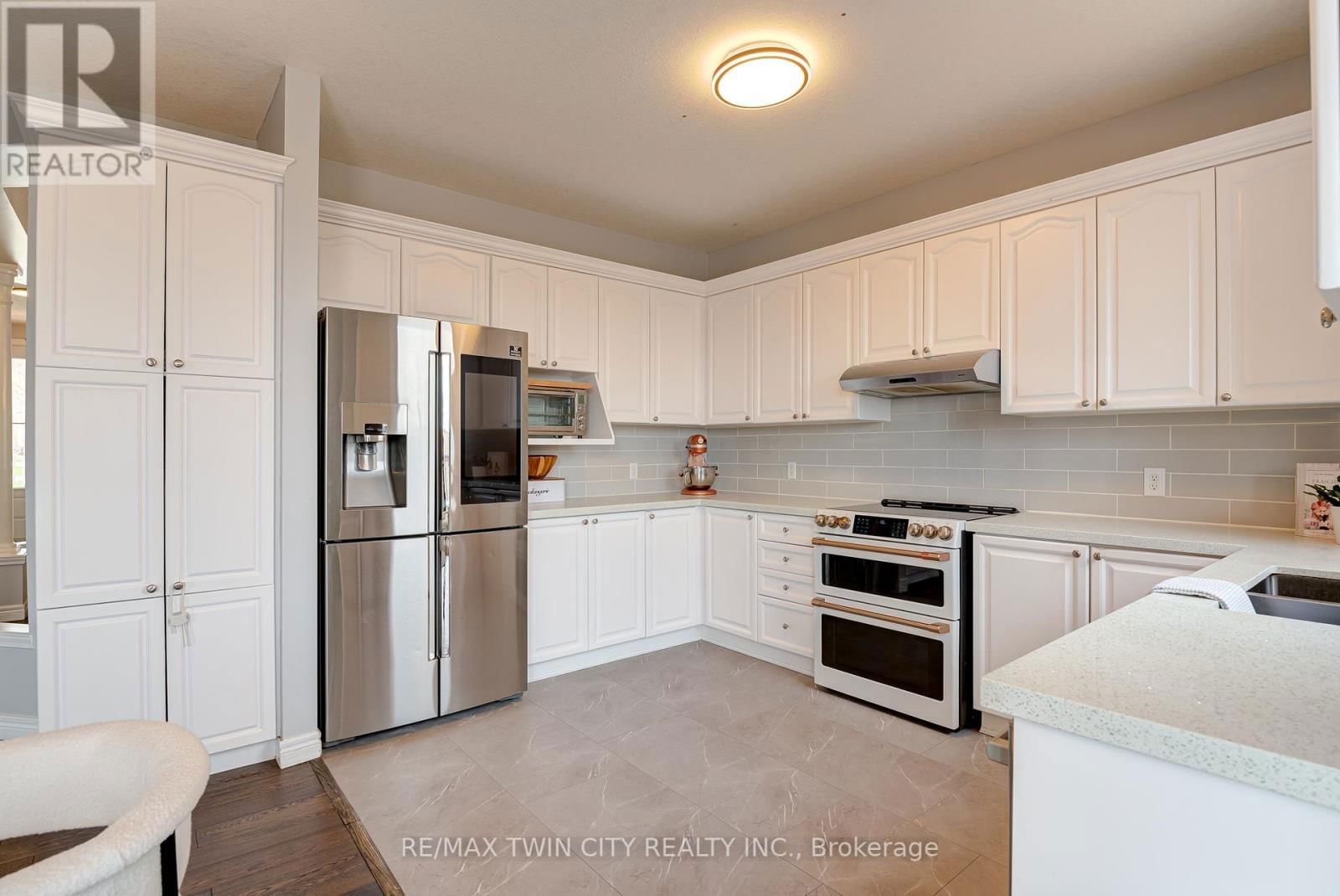 566 WINTERBURG WALK Image 15