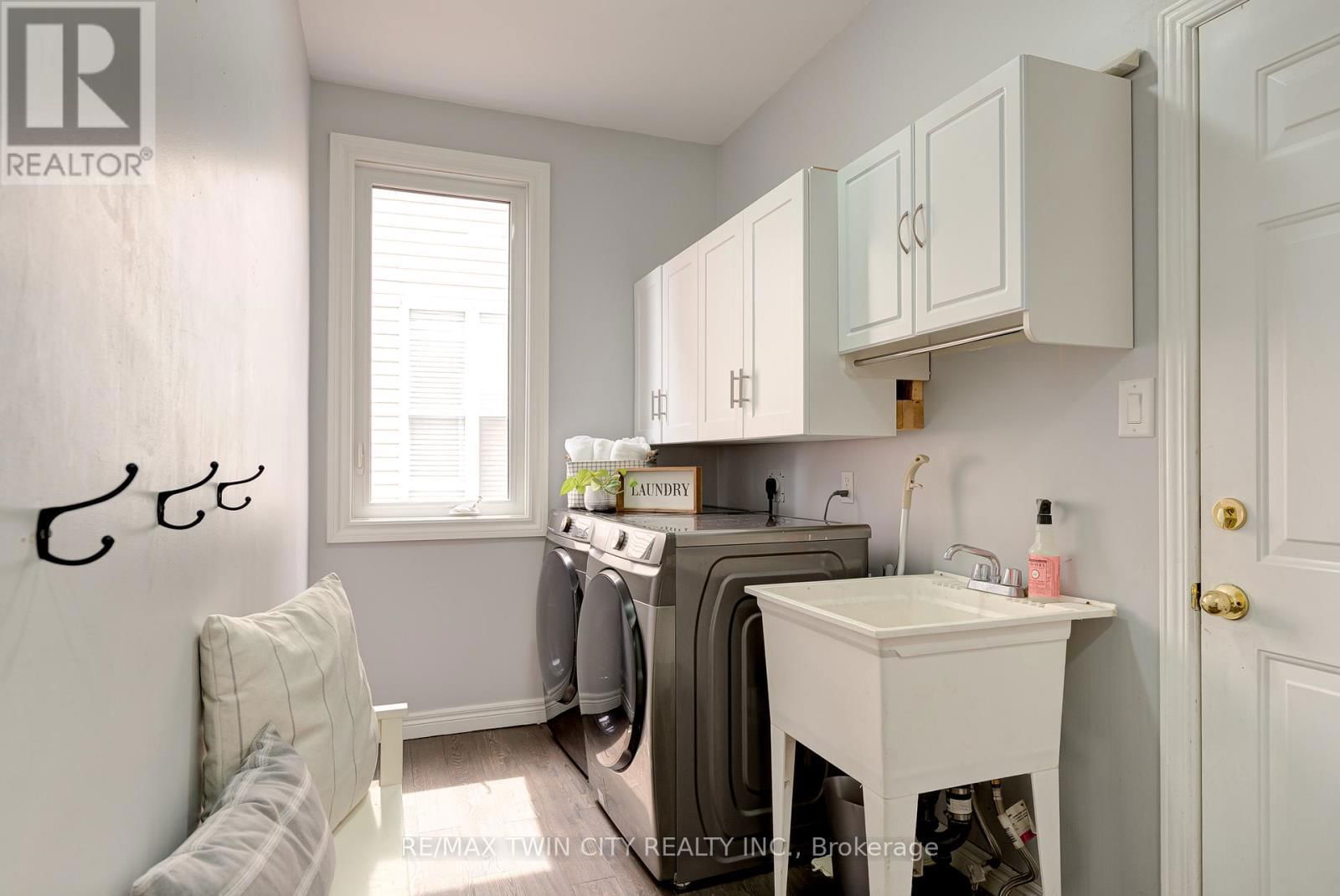 566 WINTERBURG WALK Image 22