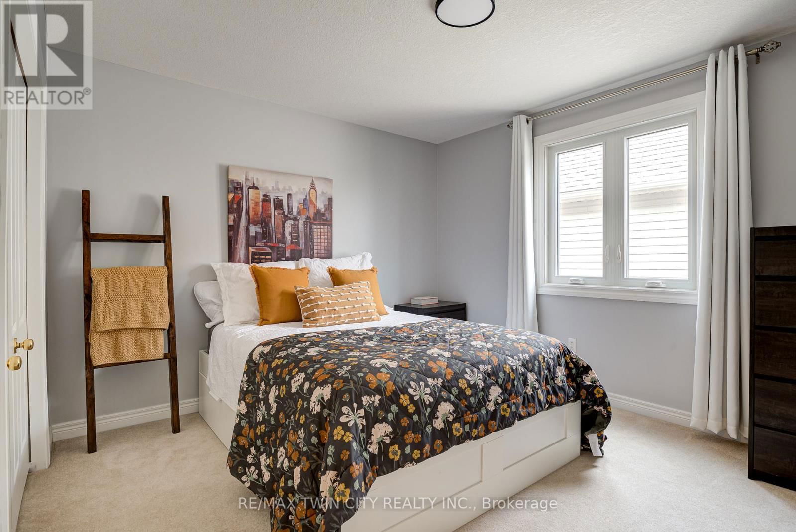 566 WINTERBURG WALK Image 30