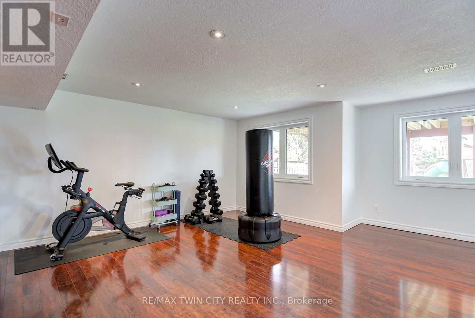 566 WINTERBURG WALK Image 35