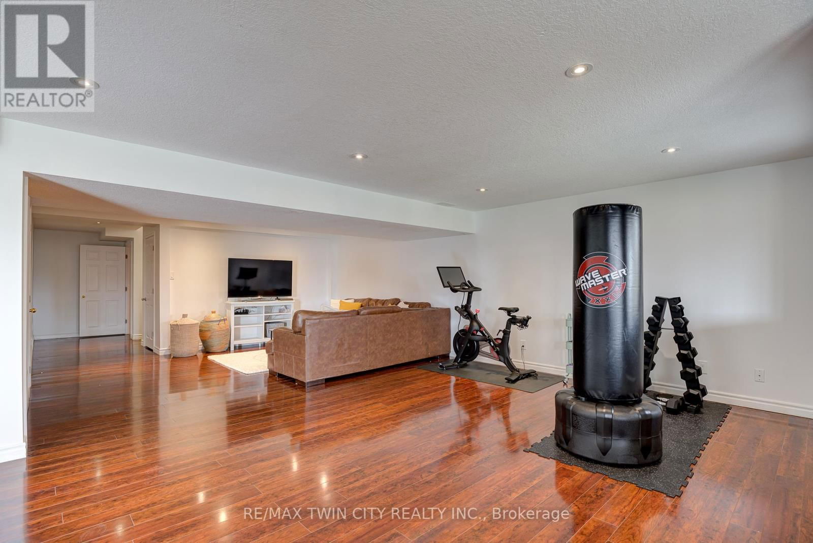 566 WINTERBURG WALK Image 38
