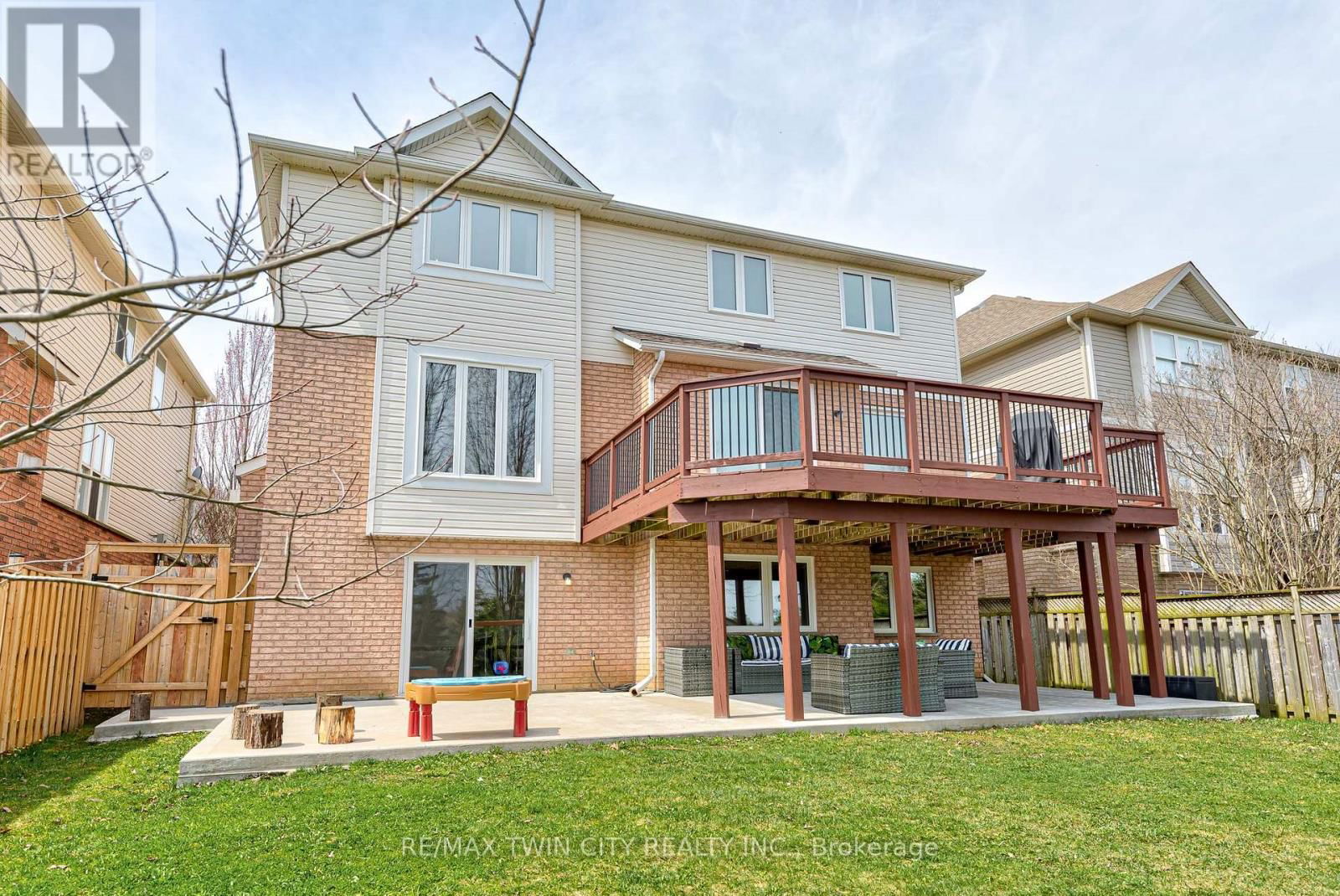 566 WINTERBURG WALK Image 42