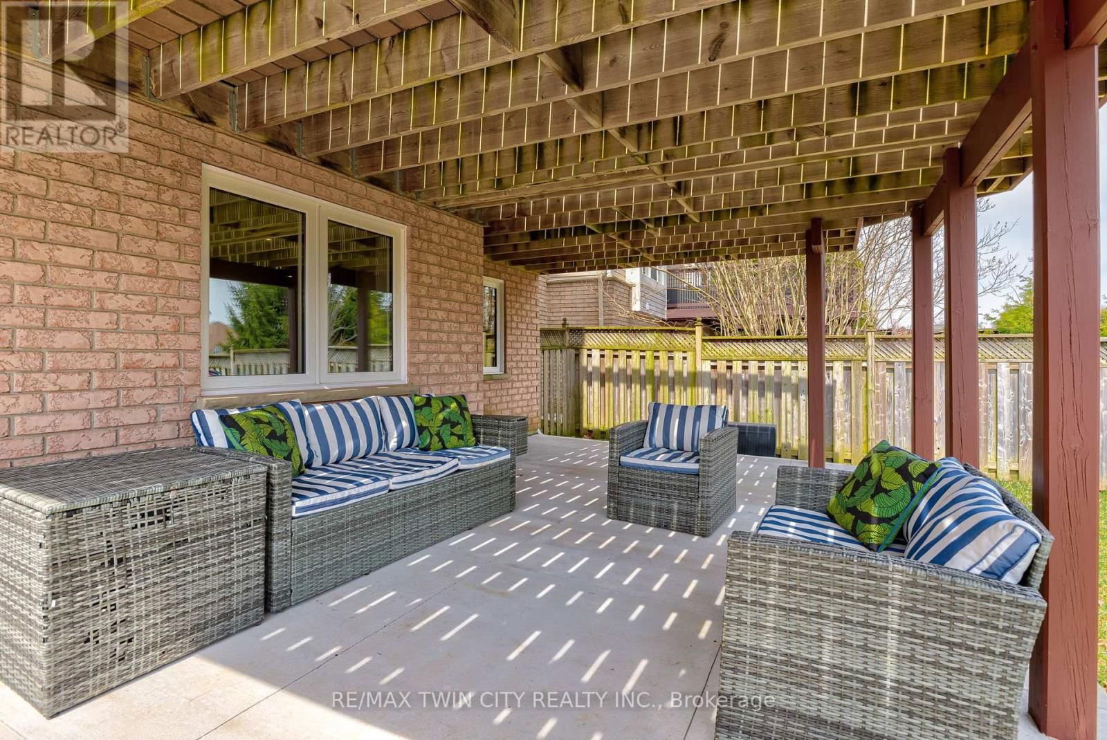 566 WINTERBURG WALK Image 44