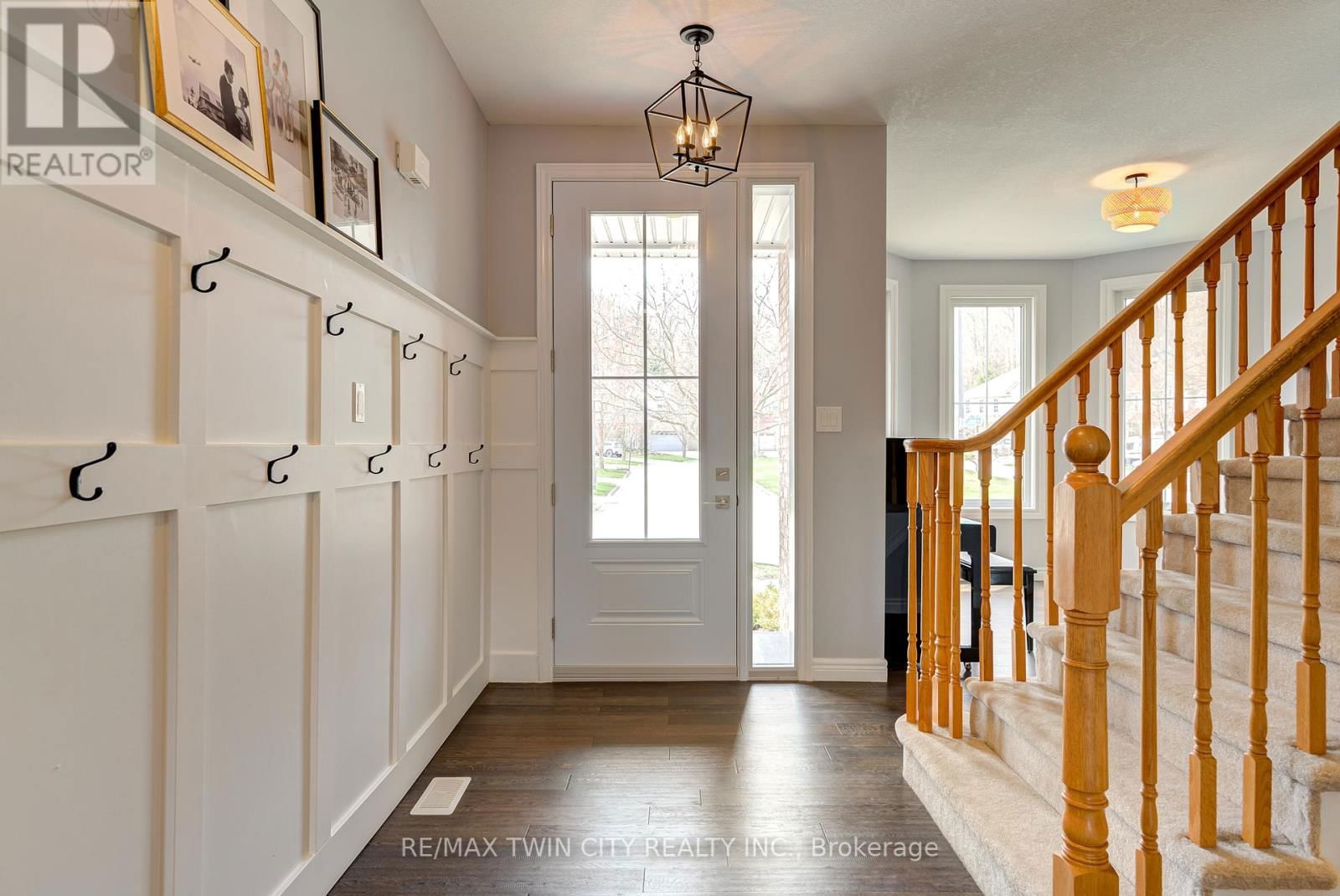 566 WINTERBURG WALK Image 6