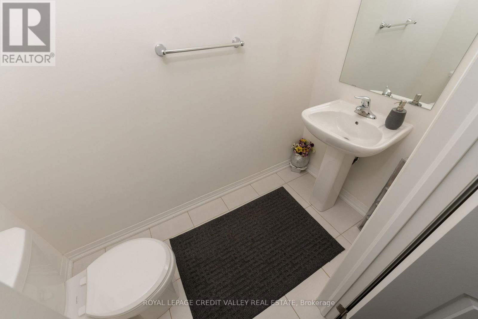 96 YALE DRIVE Image 22