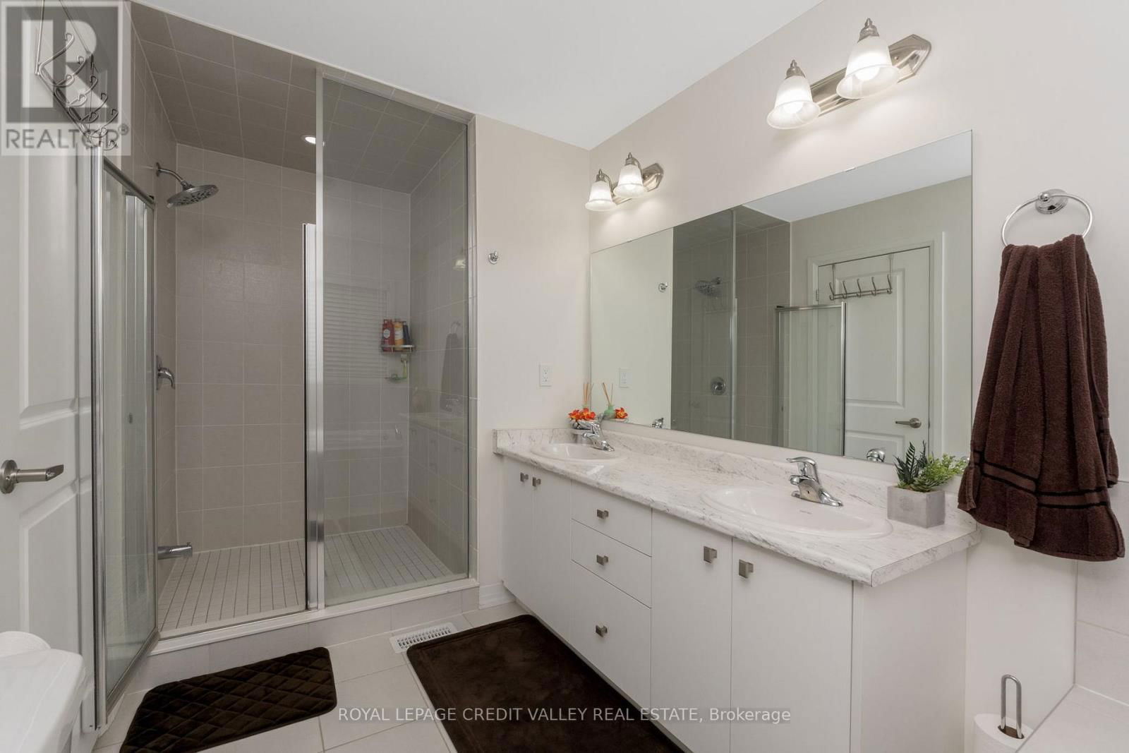 96 YALE DRIVE Image 35