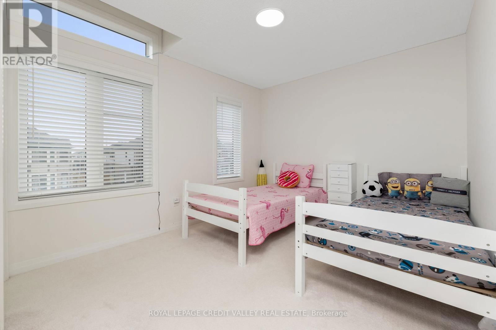 96 YALE DRIVE Image 36