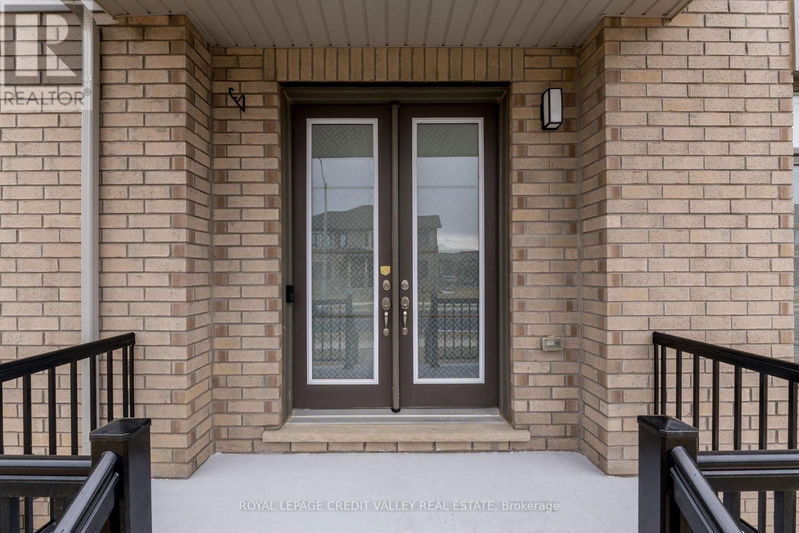 96 YALE DRIVE Image 4