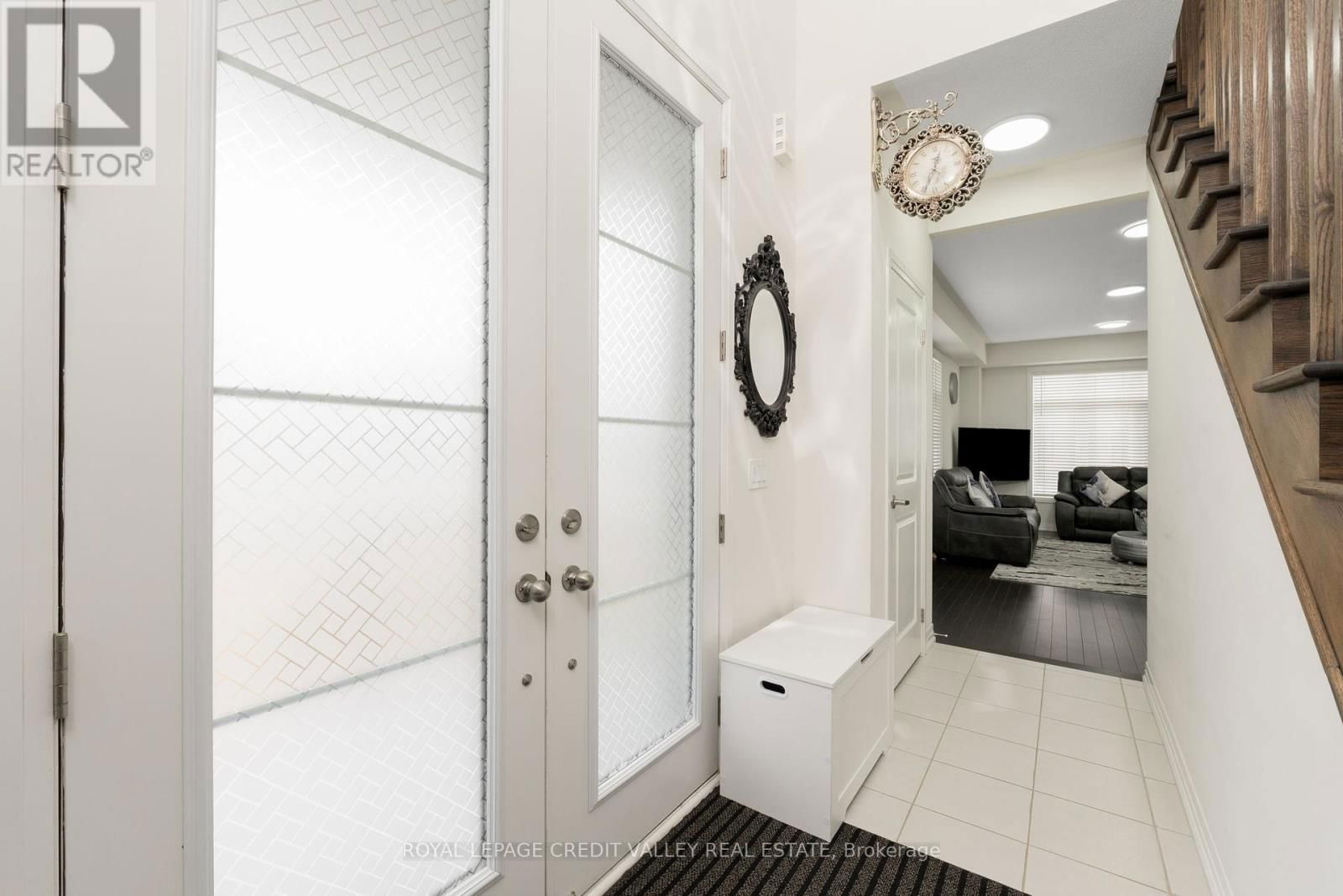 96 YALE DRIVE Image 6