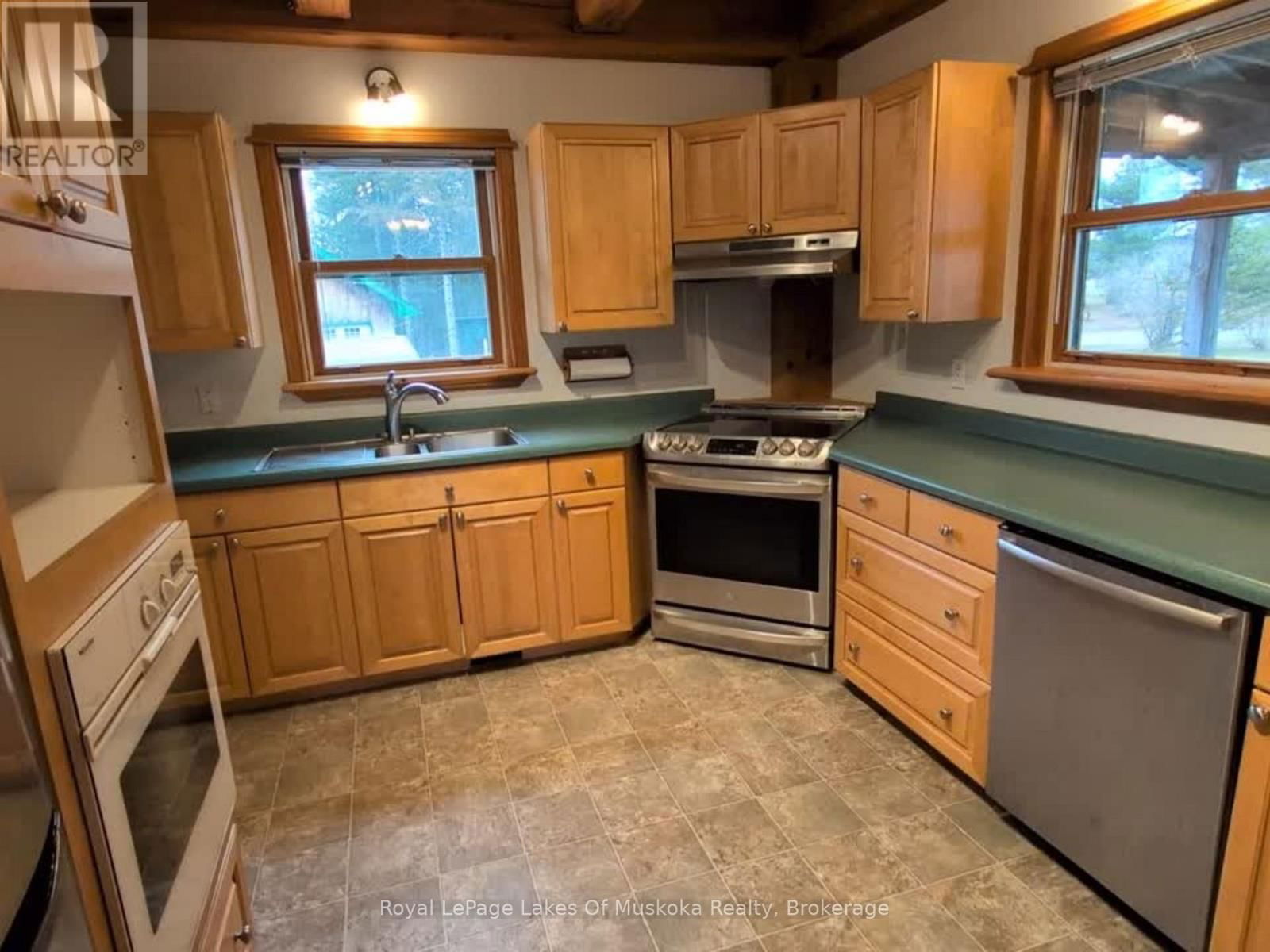 1280 CHISWICK LINE Image 6