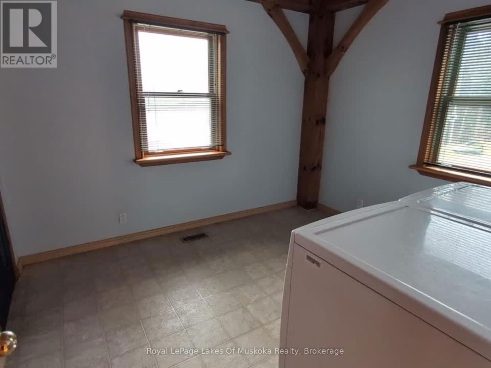 1280 CHISWICK LINE Image 7