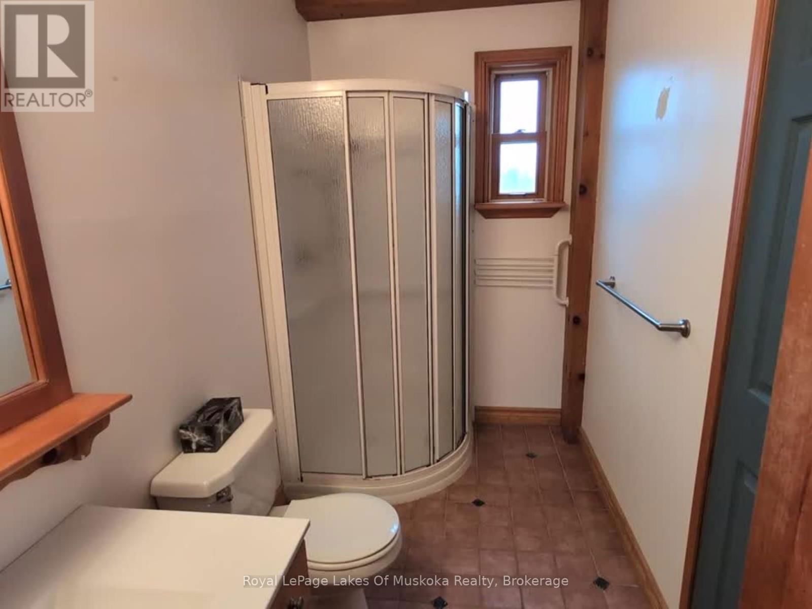 1280 CHISWICK LINE Image 8