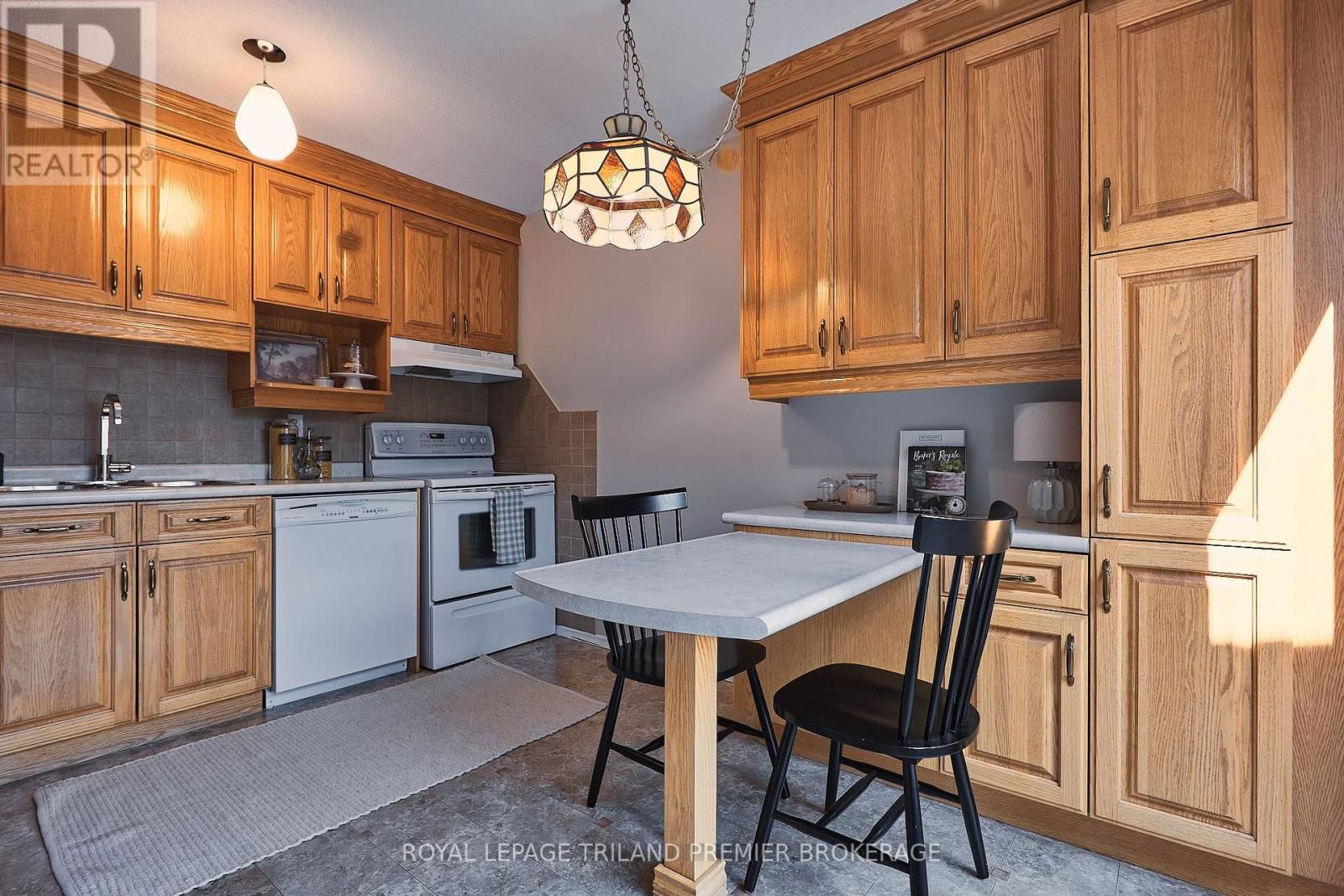 53 BRIXHAM ROAD Image 12