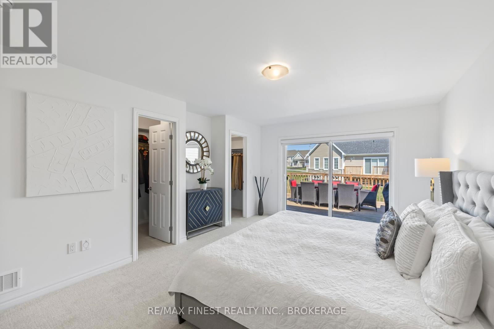 460 COUNTRY CLUB DRIVE Image 12