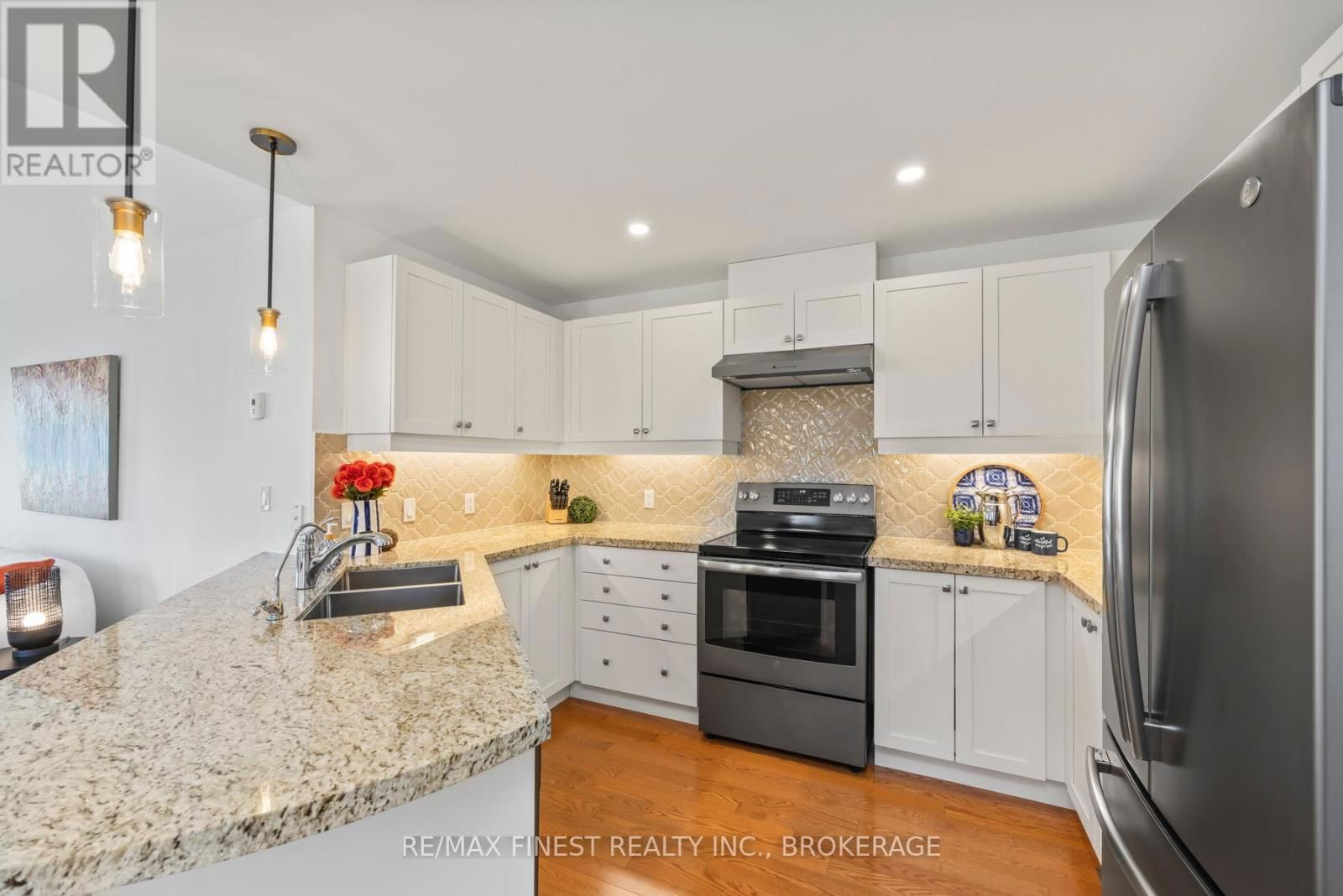 460 COUNTRY CLUB DRIVE Image 17