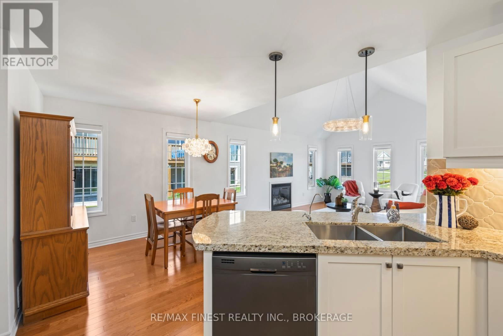 460 COUNTRY CLUB DRIVE Image 18