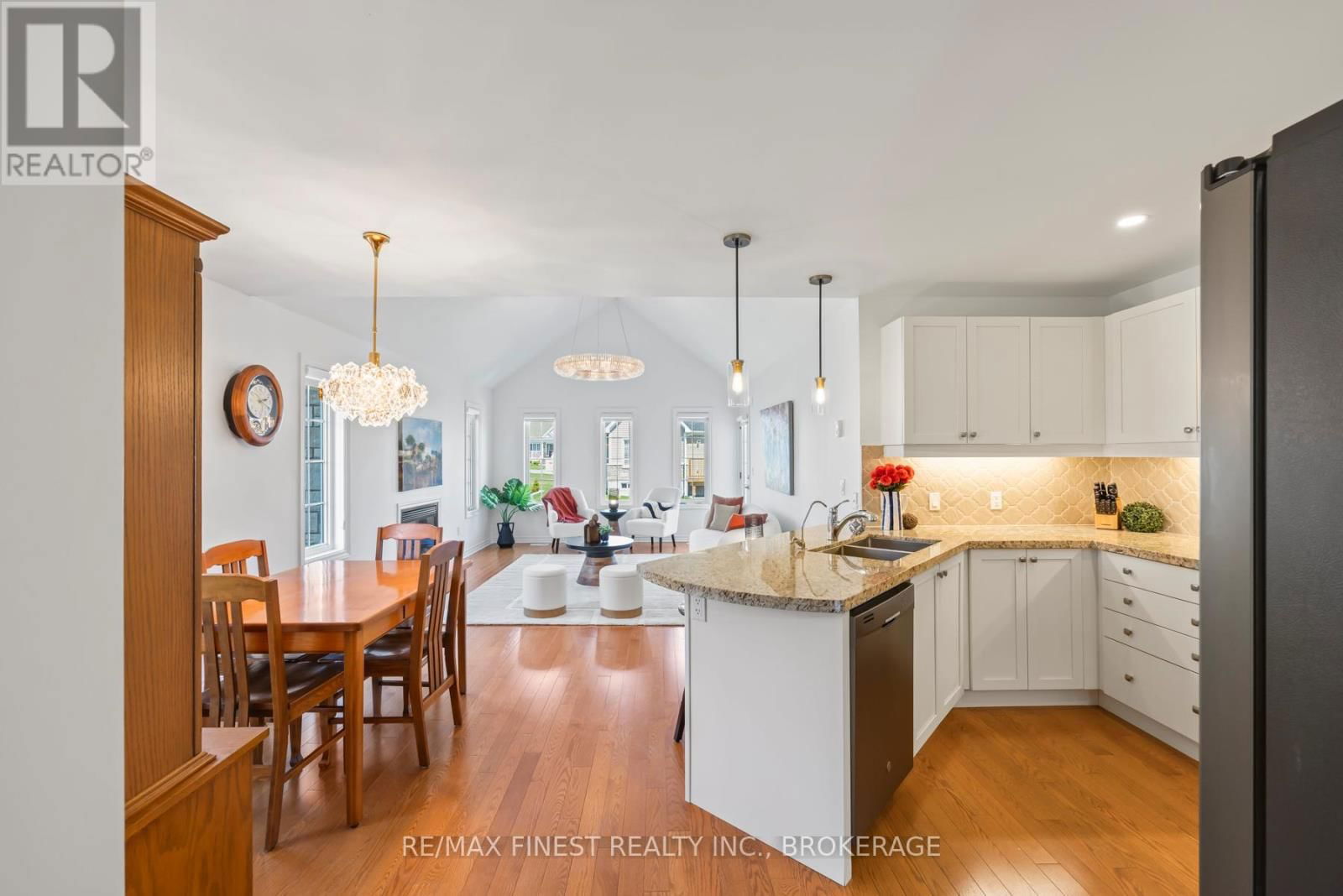 460 COUNTRY CLUB DRIVE Image 19