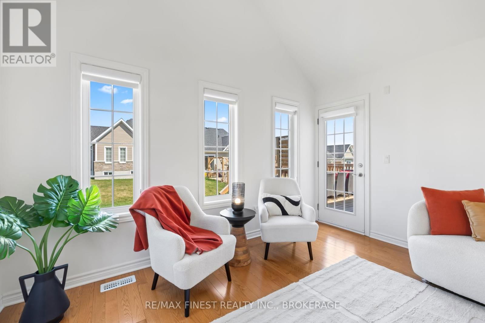 460 COUNTRY CLUB DRIVE Image 23